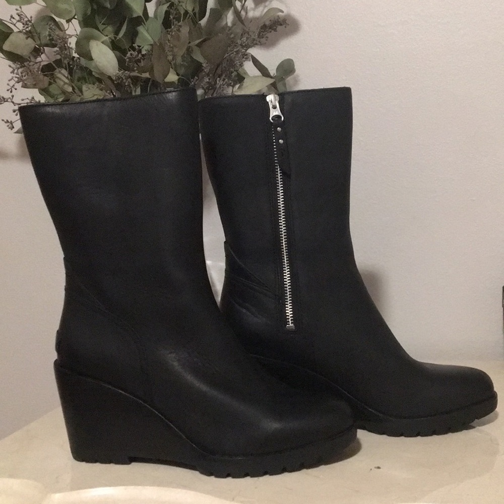 Black Leather Sorel Boots